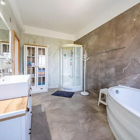 דירה Melissa 1 *