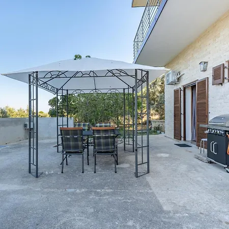 Melissa 1 Apartman Halikúnasz