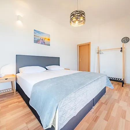 Melissa 1 * Halikúnasz